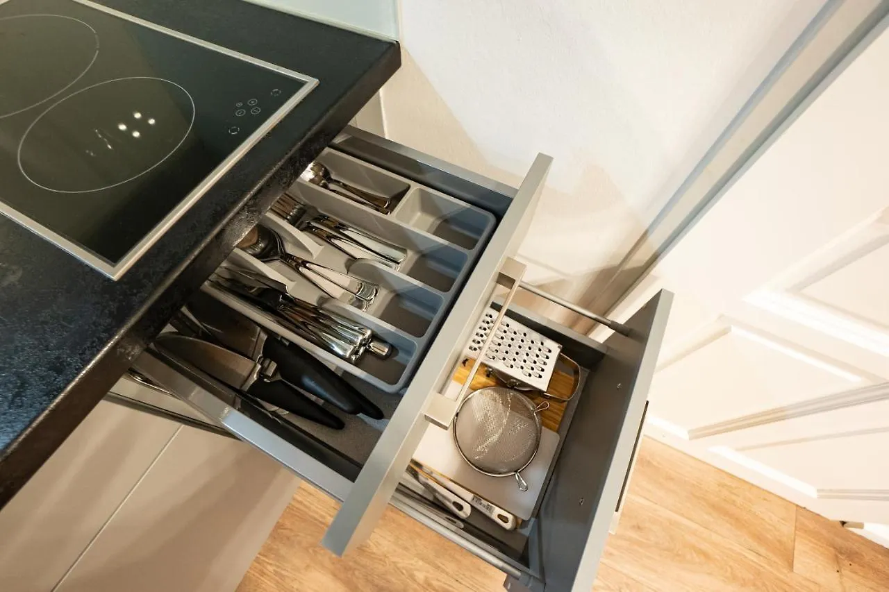 Stylish Apartment With Dedicated Working Space And Super King-Size Bed Located Between City Centre And Donau River Wien
