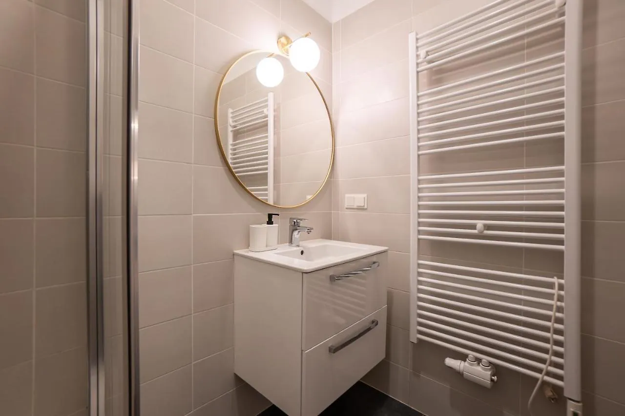 Stylish Apartment With Dedicated Working Space And Super King-Size Bed Located Between City Centre And Donau River Wien