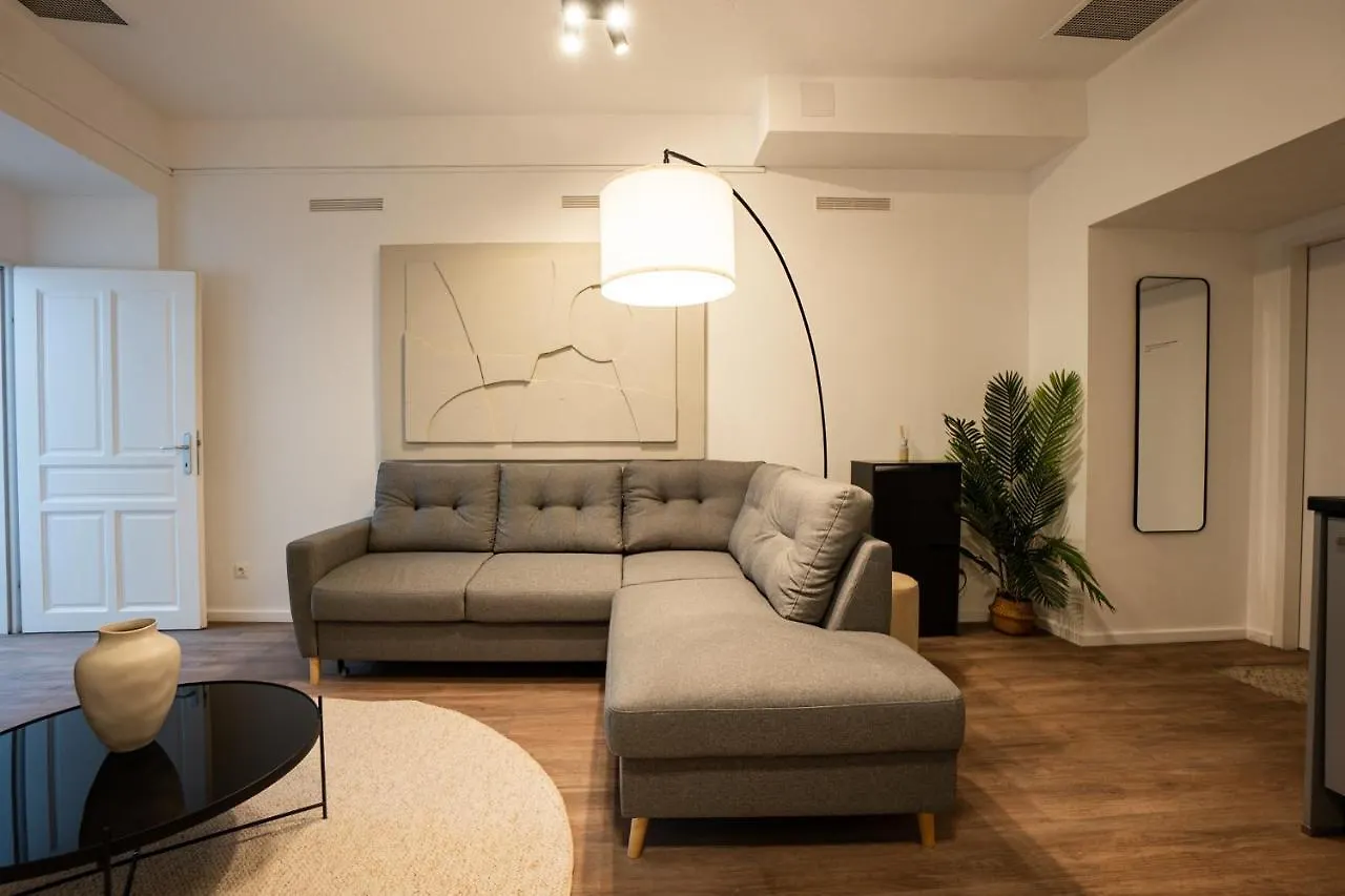 Stylish Apartment With Dedicated Working Space And Super King-Size Bed Located Between City Centre And Donau River Wien Österreich