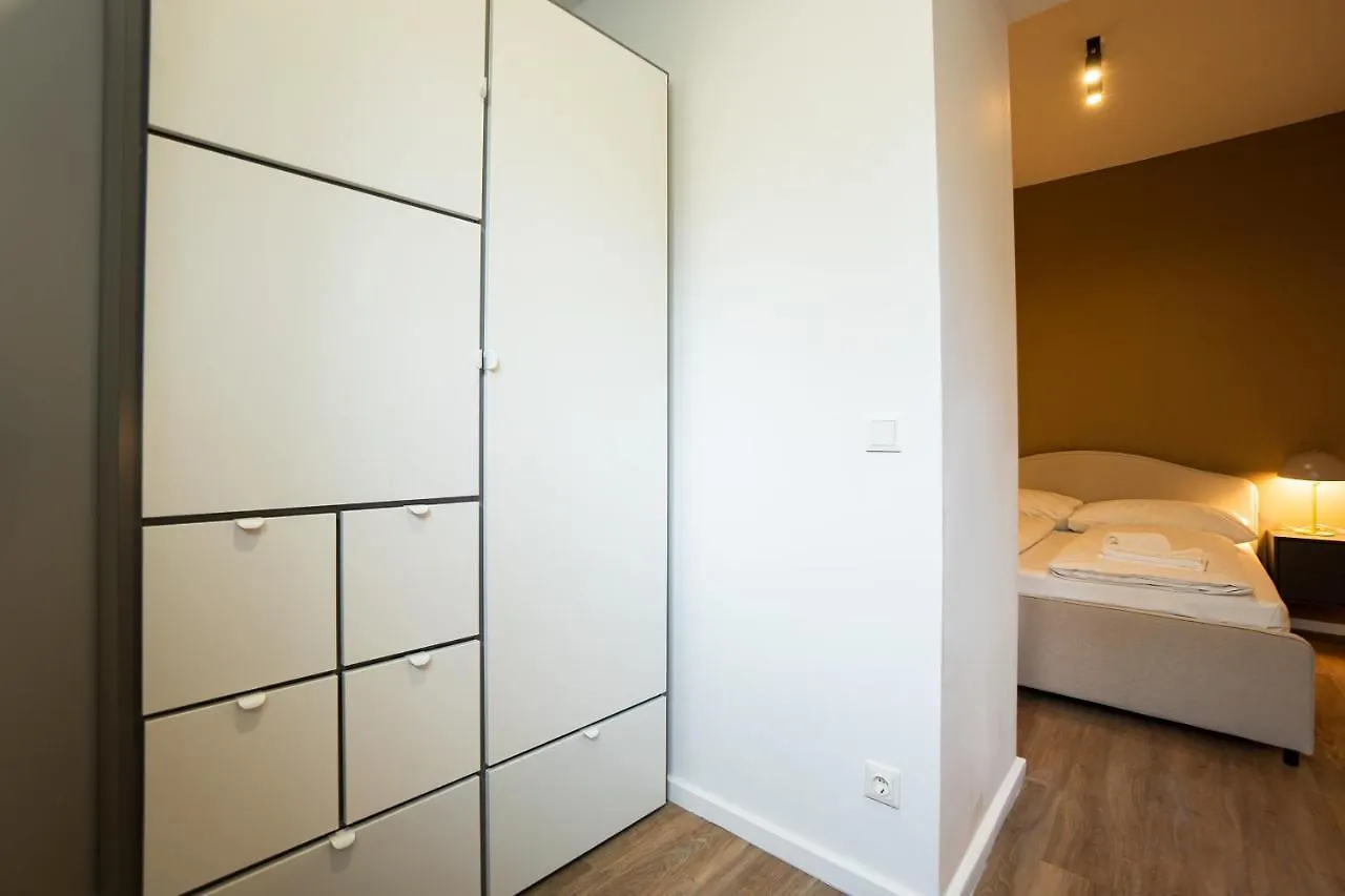 Stylish Apartment With Dedicated Working Space And Super King-Size Bed Located Between City Centre And Donau River Wien 0*,  Österreich